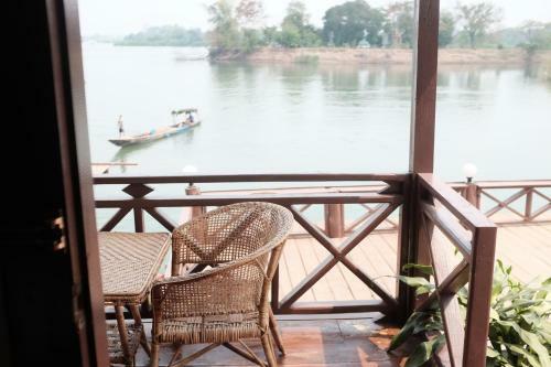 Hotel Paradise Riverview Resort