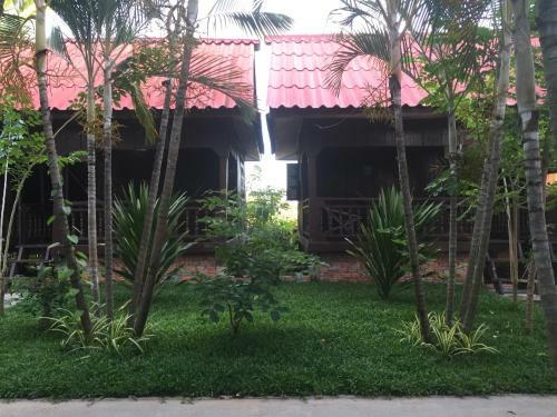 Hostal Dalom Guesthouse