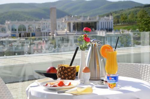 Hotel Queen Vali Palace