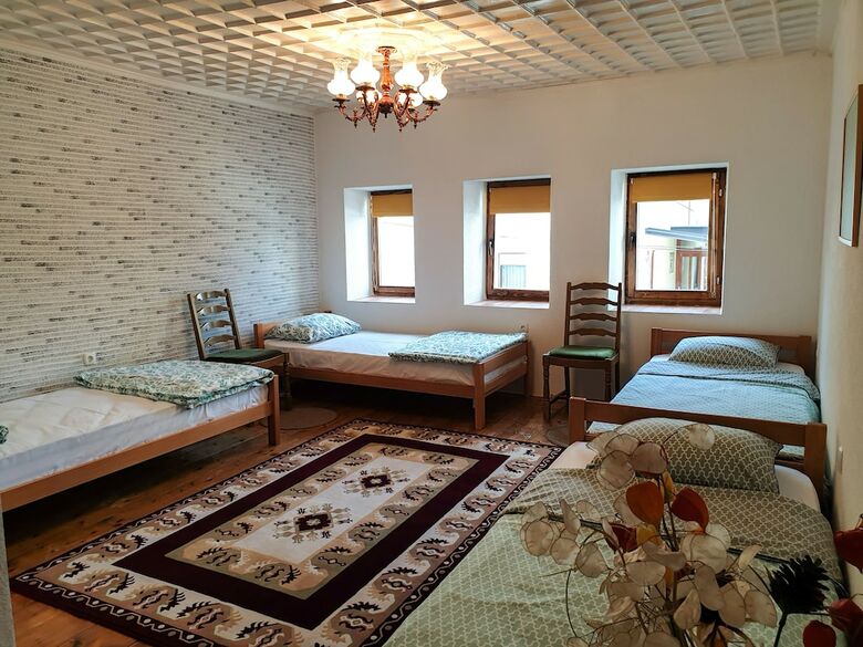 Hostal Kulla Dula Guesthouse