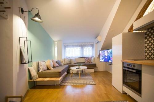 Keypristina Apartments