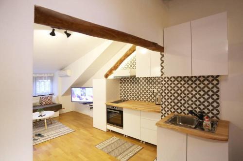 Keypristina Apartments