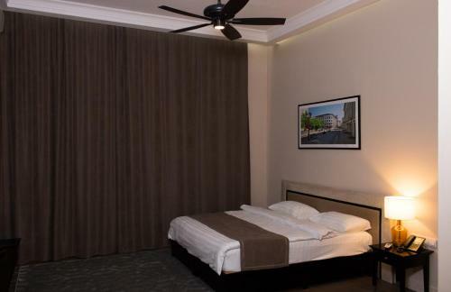 Madison Ave Hotel Bishkek