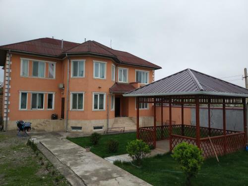 Hostal Guest House Voyage Osh