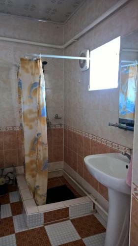 Hostal Gulnara Guesthouse