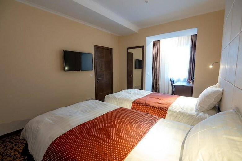 Hotel Golden Square Bishkek