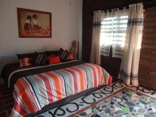 Paradise Hotel Boutique & Lounge