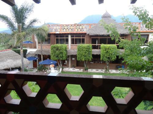 Paradise Hotel Boutique & Lounge