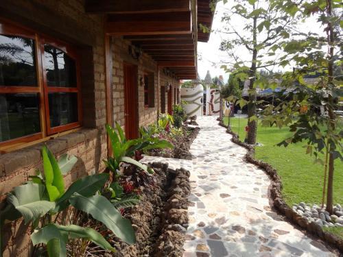 Paradise Hotel Boutique & Lounge