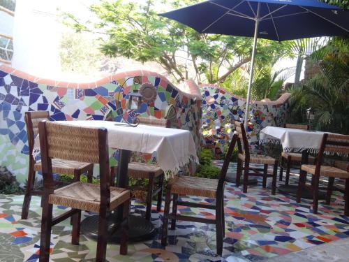 Paradise Hotel Boutique & Lounge