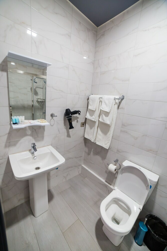 Hotel L`mira