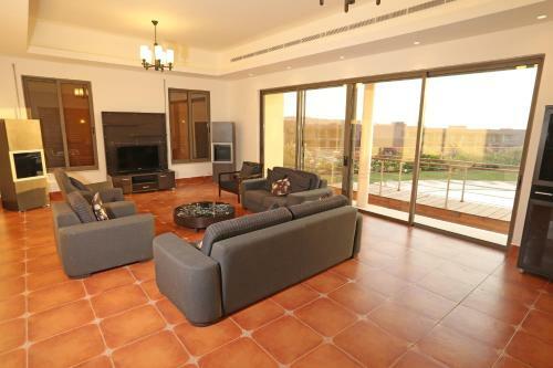 Hotel Tala Bay Residences