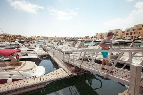 Hotel Tala Bay Residences