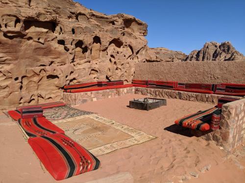 Wadi Rum Bedouin Tour With A Camp