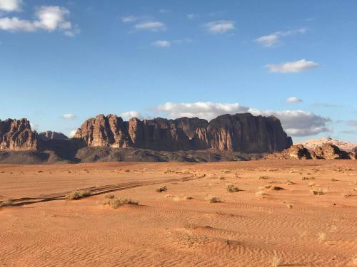 Wadi Rum Blue Sky And Tour