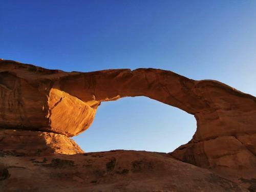 Wadi Rum Blue Sky And Tour