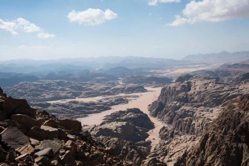 Wadi Rum Blue Sky And Tour