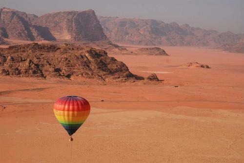 Wadi Rum Blue Sky And Tour