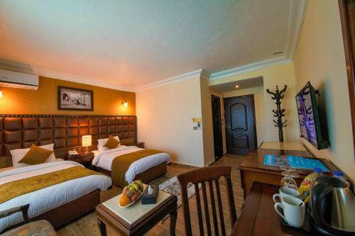 Town Season Hotel