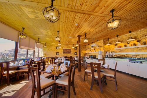 Town Season Hotel