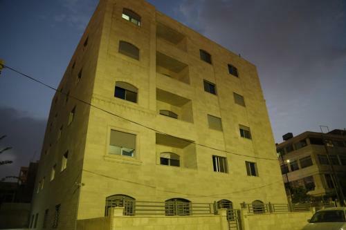 Evana Apartments