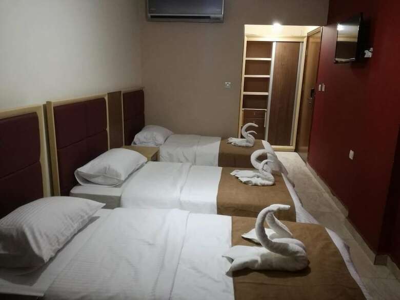 Yacht Hotel