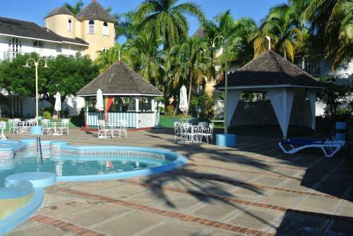 Apartamento Beach Two Bedroom Loft Suite E29