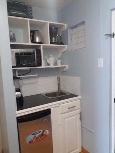 Hostal Studio Chateau - Manor Park, Kingston 8