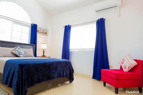 Hostal Caymanas Estate Neighbor