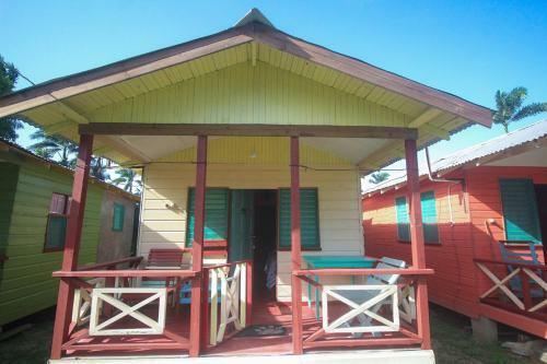 Dreadlocks Cottage @ Jah B's Beach Road Negril