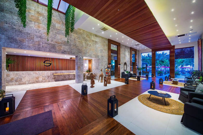 S Hotel Jamaica