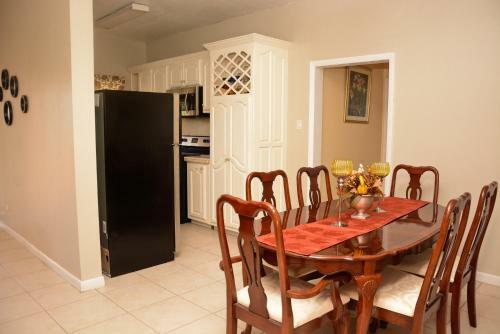 Hostal Pines Vacation Rental