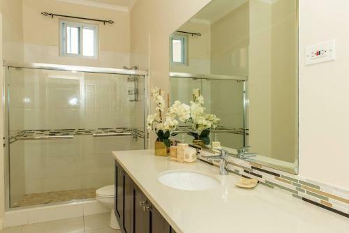 Apartamento Modern Decor Over Looking City 24/7 Security