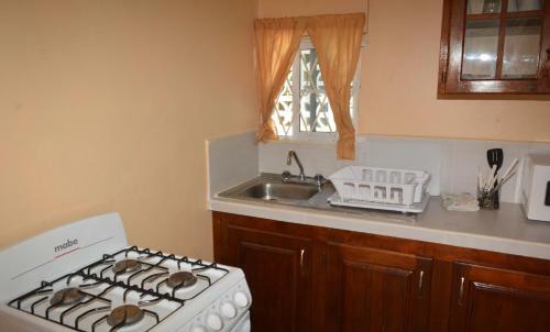 Hostal Cozy Coco Guest House