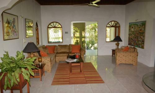Hostal Cozy Coco Guest House