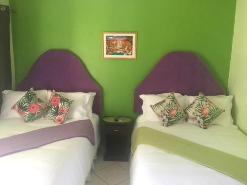Hostal Paradise Ocenview