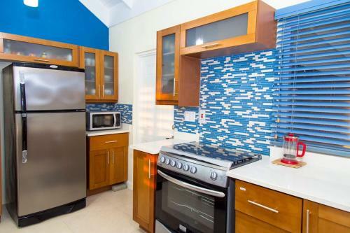 Sea Breeze Villa @ Coolshade