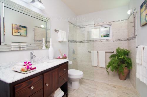 Fantasy & Beachnut Villas