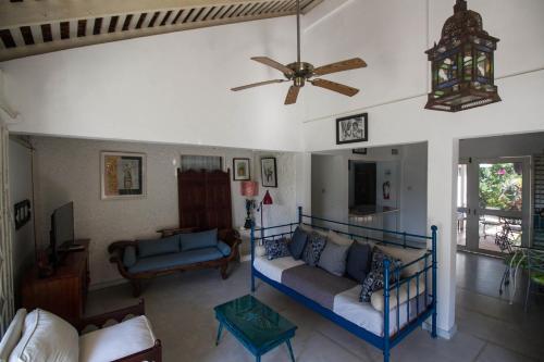 Beach Villa Yellow Canary