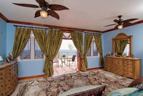 Copperwood Luxury Oceanfront Villa With Pool