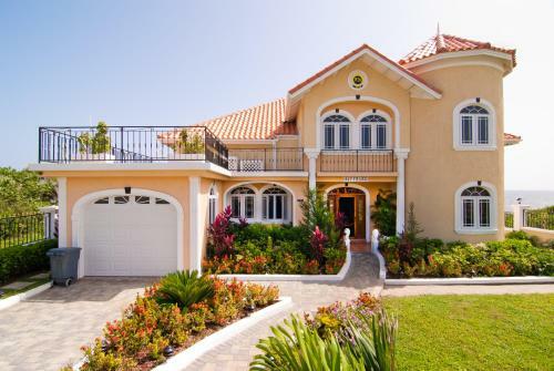 Copperwood Luxury Oceanfront Villa With Pool