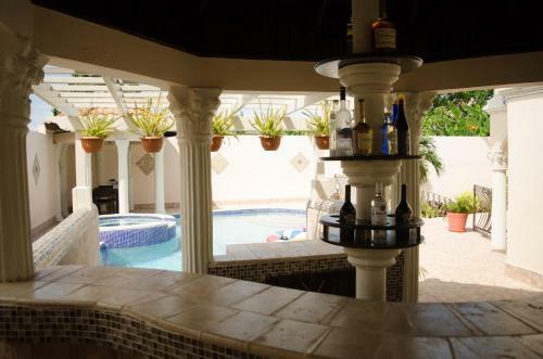 Tiana Villa Estate