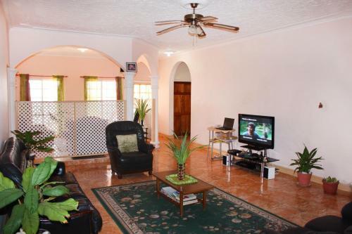 Villa Rayann's Place