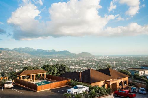 Apartamento Luxury City View Rental In Kingston