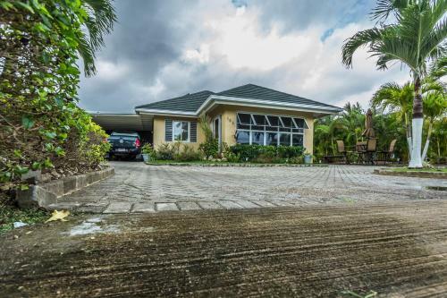 Villa Ocho Rios Under The Palms III