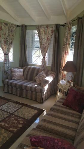 Le Chalet Drax Hall