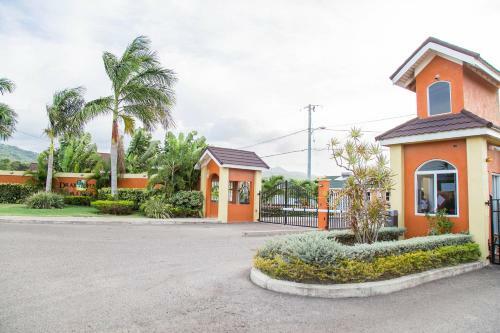 La Casa De Playa Ocho Rios Villa