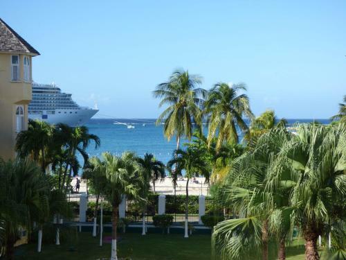 Apartamento Beach One Bedroom Suite A22