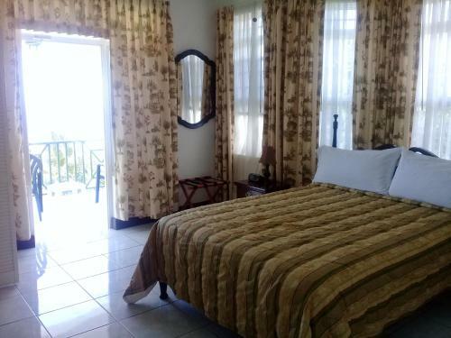 Pink Rock Inn Bed And Breakfast