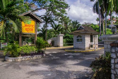 Hotel Hillview At Mystic Ridge